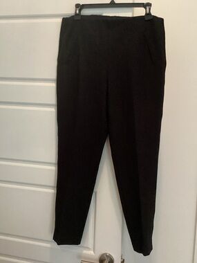 Chico's Black Tapered Ponte Ankle Pants